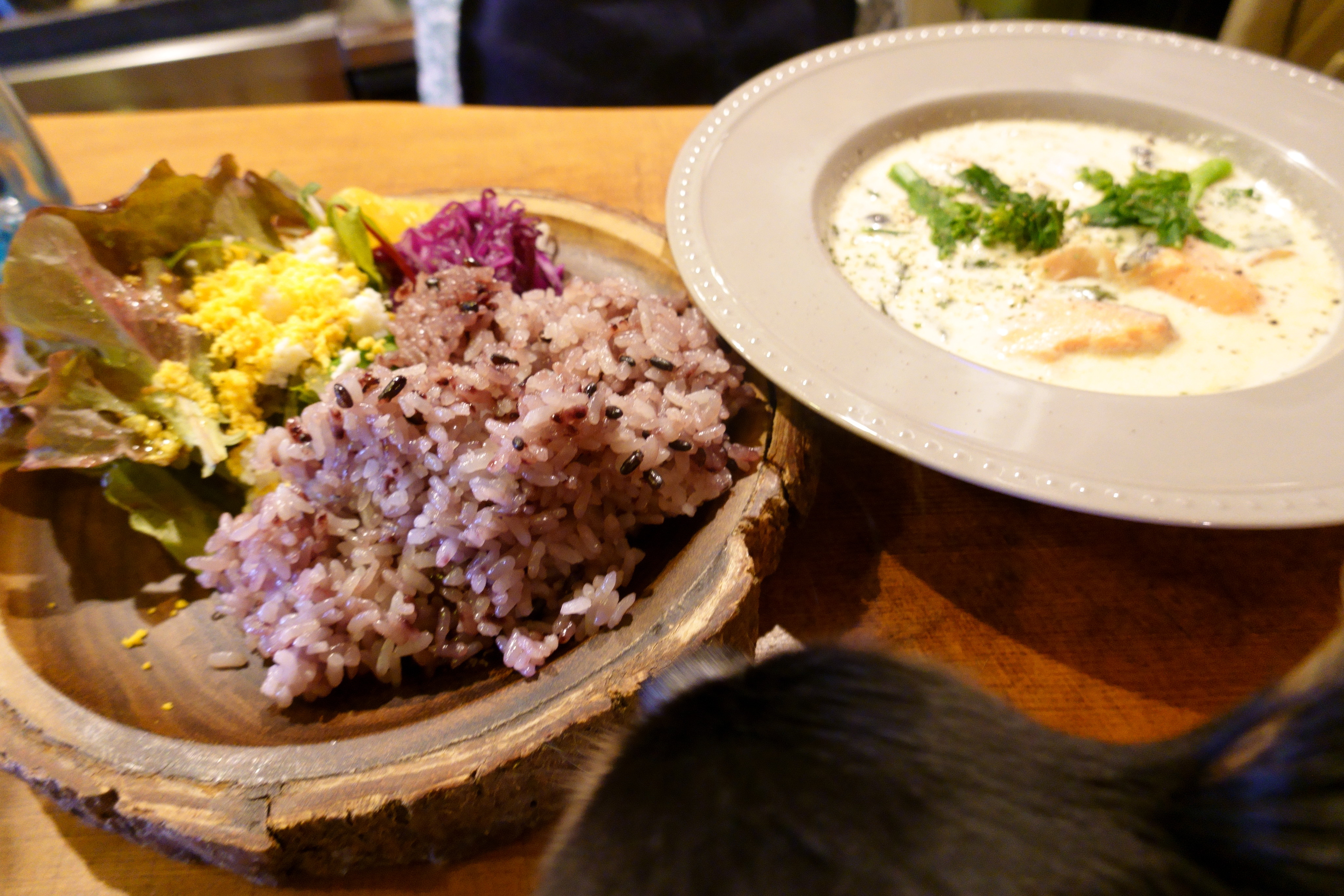 カフェ＆バル つながるもり