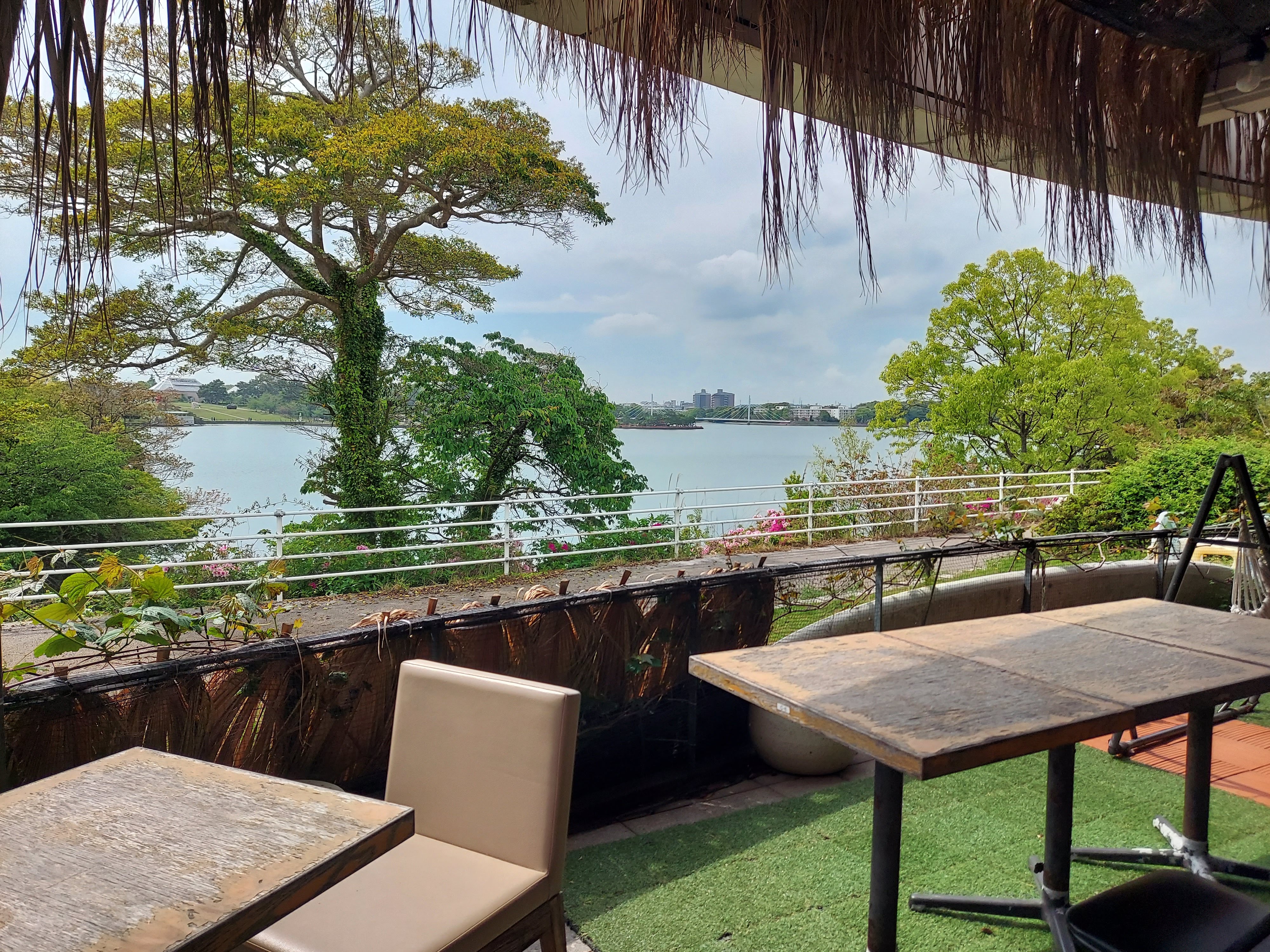 Hawaiian Resort Cafe Leola(ハワイアン リゾート カフェ レオラ)