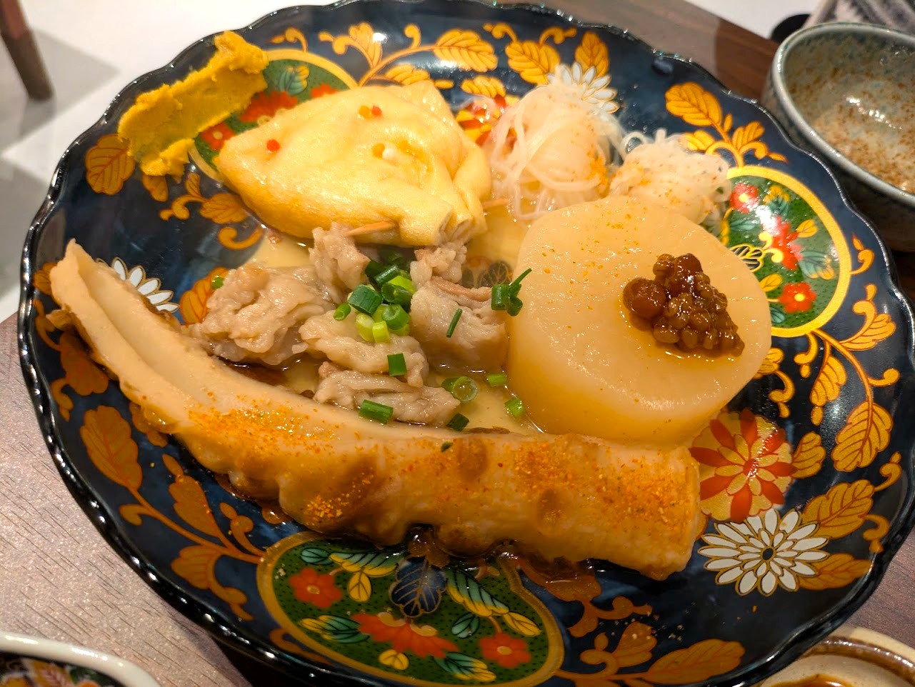 此処は堀江ニルとコメ