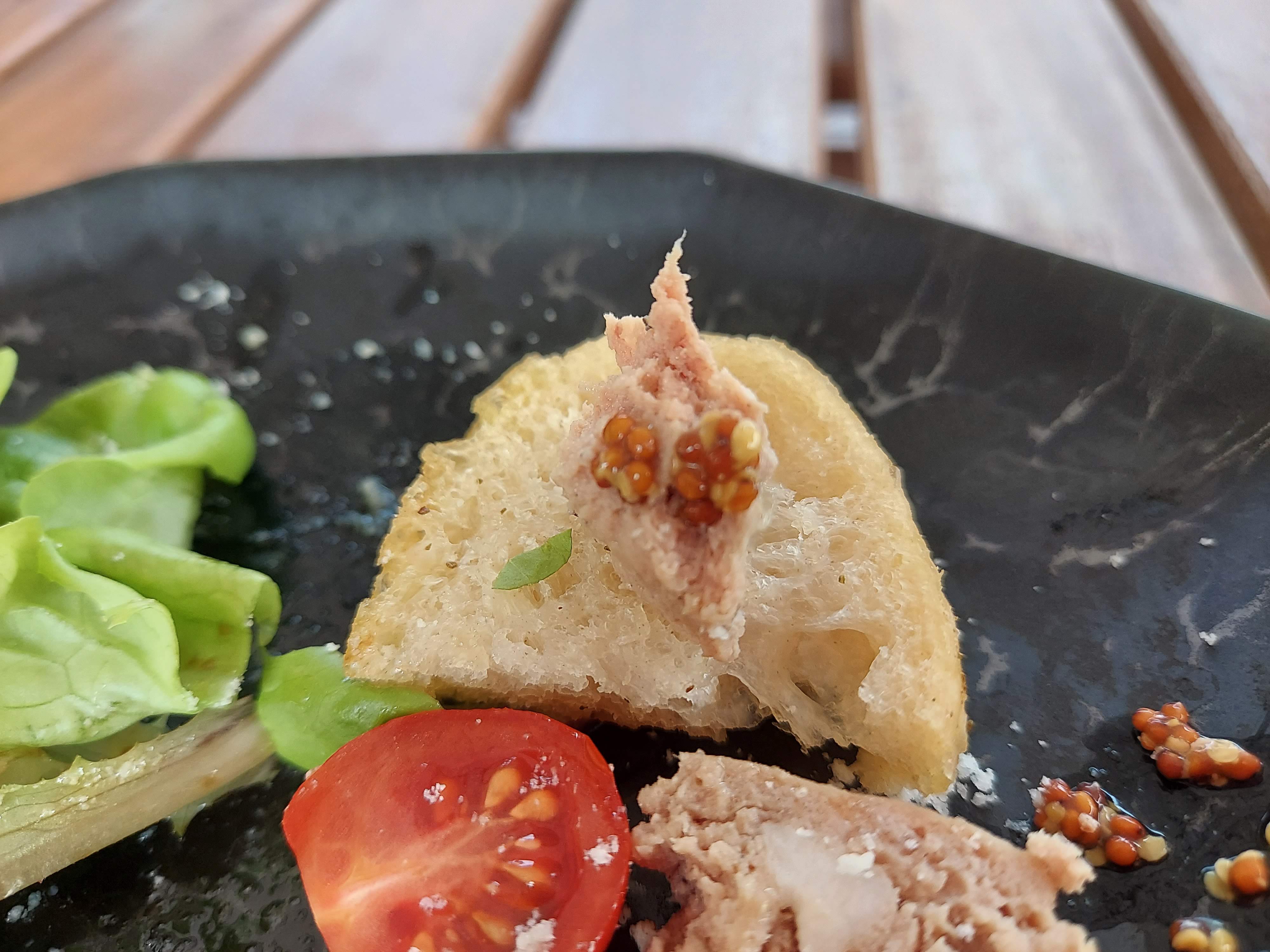 Cave des ARTIVEURS(キャーヴ・デ・ザルティバー)